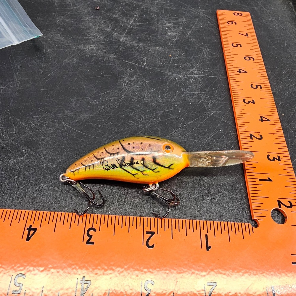 Bomber Fat Free Fingerling Crankbait Bill Dance Signature Orange Crawfish Lure